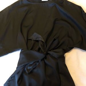 2 for 1 NWT pink blouse. Black one has no tags